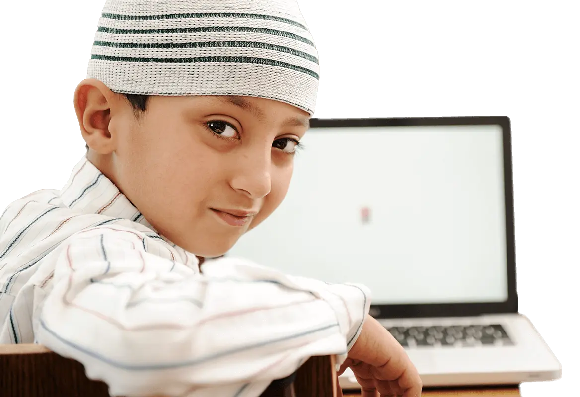 Арабский мальчик. Мальчик араб. Арабский компьютер. Араб школьник. Араб за компом.